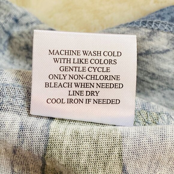 Camouflage Mom T-Shirt, Women’s Size Large, New with Tags, Military. Mom Gift - Picture 8 of 8